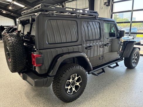 Used 2023 Jeep Wrangler Unlimited Rubicon w/ Cold Weather Group AWD/4WD image 29
