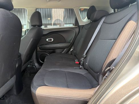 Used 2018 Kia Soul FWD image 14