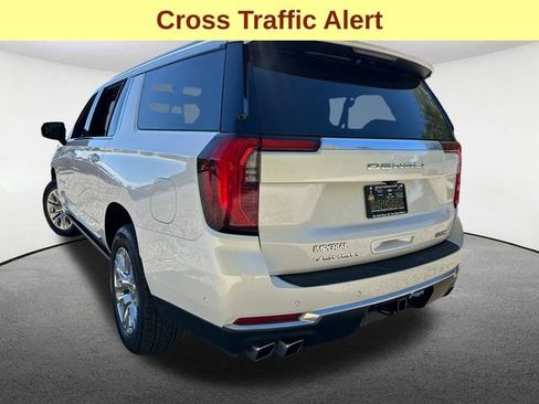 Used 2025 GMC Yukon XL Denali w/ Sun & Power Step Package AWD/4WD image 10