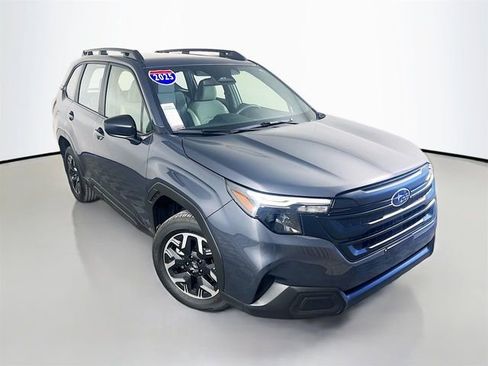 Used 2025 Subaru Forester AWD/4WD image 2