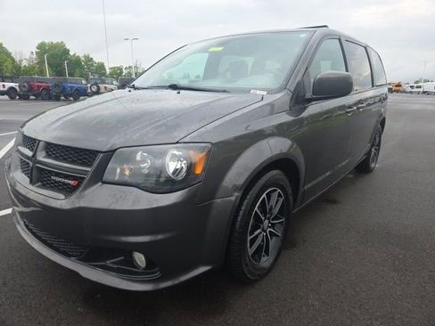 Used 2018 Dodge Grand Caravan GT FWD image 2