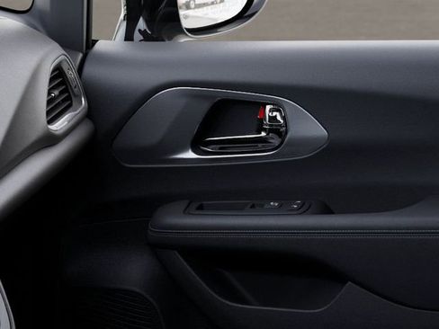 New 2025 Chrysler Voyager LX image 25