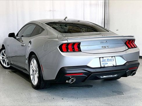 Used 2025 Ford Mustang GT Premium RWD image 10