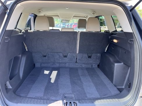 Used 2017 Ford Escape SE w/ SE Leather Comfort Package AWD/4WD image 16