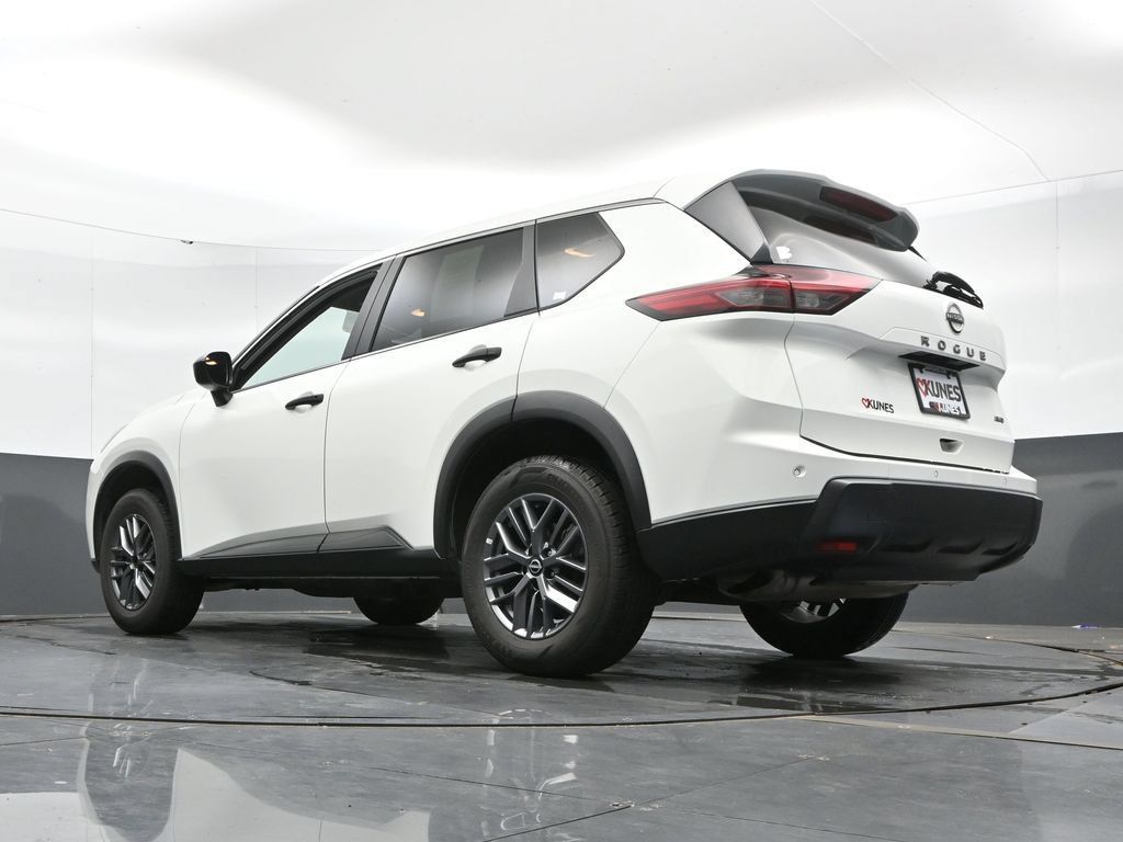 Used 2024 Nissan Rogue S AWD/4WD image 49