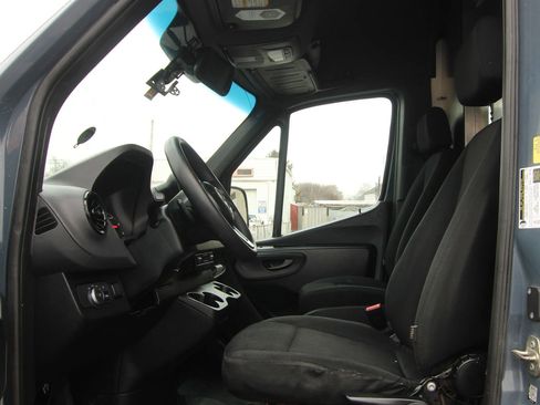 Used 2019 Mercedes-Benz Sprinter 144 image 8