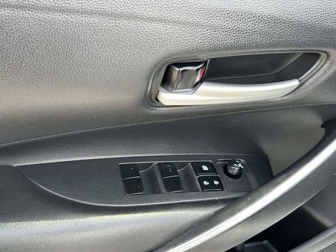 Used 2020 Toyota Corolla SE FWD image 17
