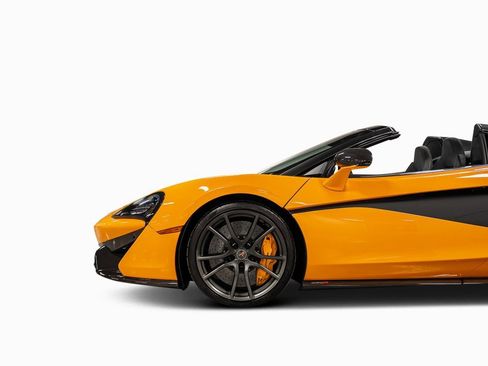 Used 2018 McLaren 570S Spider image 13
