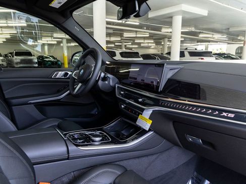 New 2026 BMW X5 xDrive50e image 31