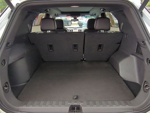 Certified 2023 Chevrolet Equinox RS w/ RS Leather Package image 23