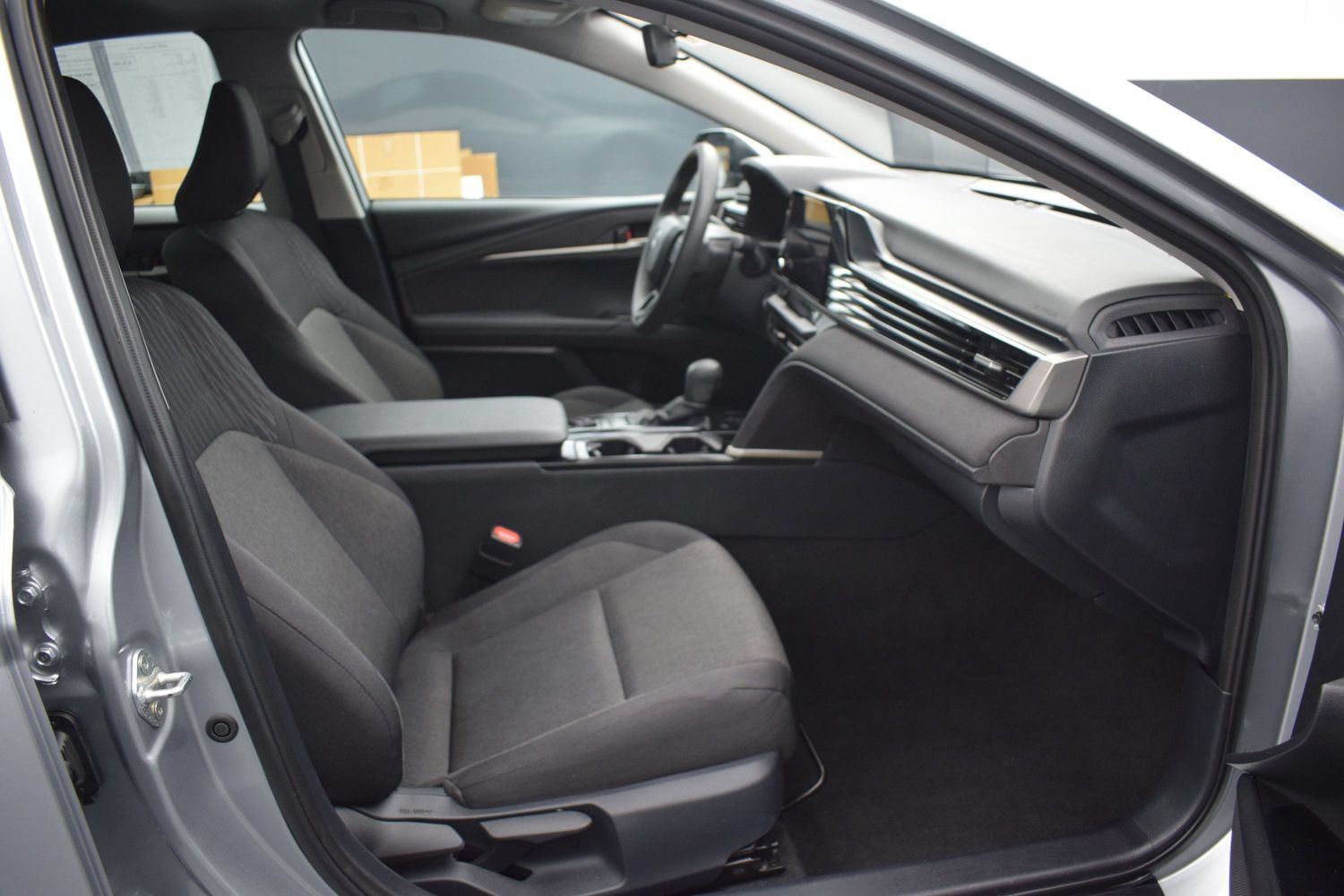 Used 2025 Toyota Camry LE FWD image 10