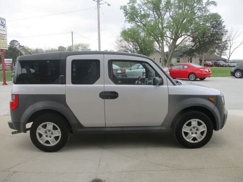 Used 2005 Honda Element LX image 2