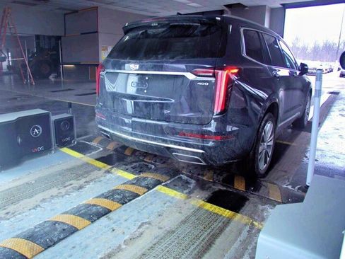 Certified 2024 Cadillac XT6 Premium Luxury w/ Technology Package image 5