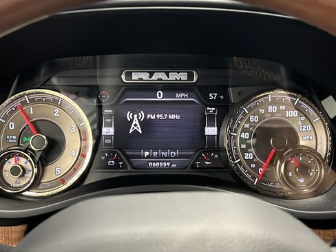Used 2022 RAM 3500 Limited AWD/4WD image 17