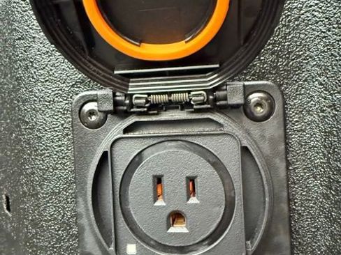 Used 2025 Chevrolet Silverado 1500 ZR2 w/ Technology Package image 13