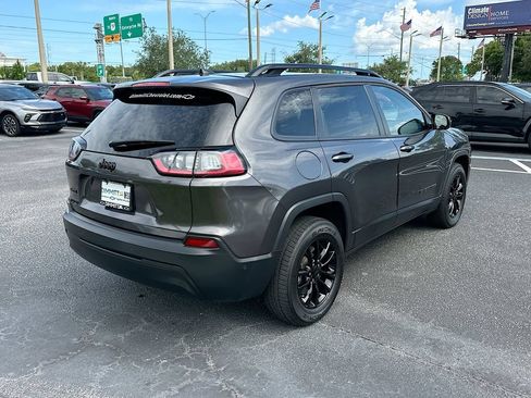 Used 2023 Jeep Cherokee Altitude Lux AWD/4WD image 5