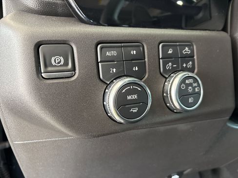 Used 2025 GMC Sierra 1500 SLT AWD/4WD image 14