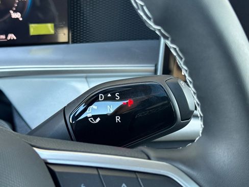 New 2025 Volkswagen Tiguan SE image 21