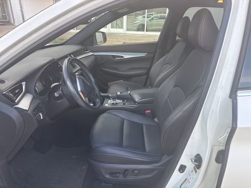Used 2020 INFINITI QX50 Essential w/ Edition 30 Package FWD image 7
