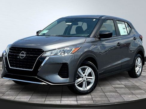 New 2025 Nissan Kicks Play S image 2