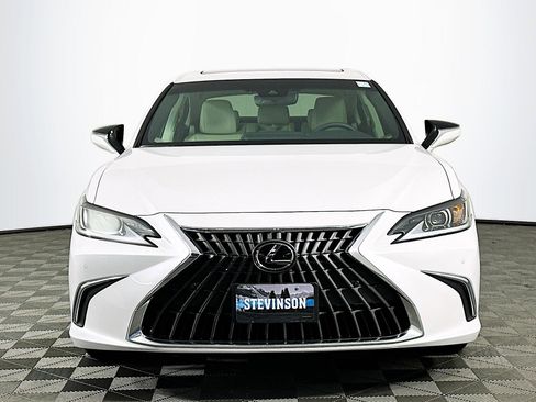New 2025 Lexus ES 300h w/ Premium Package image 2