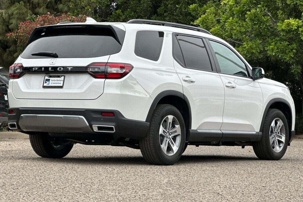 New 2026 Honda Pilot EX-L image 4