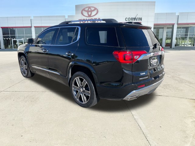 Used 2017 GMC Acadia Denali w/ Technology Package FWD image 3