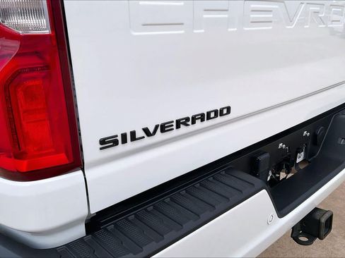 Used 2024 Chevrolet Silverado 2500 LTZ w/ LTZ Plus Package AWD/4WD image 31