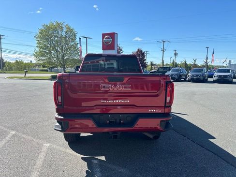 Used 2022 GMC Sierra 2500 AT4 w/ AT4 Preferred Package AWD/4WD image 6