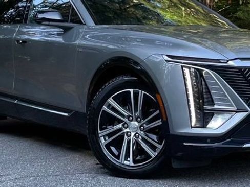Used 2024 Cadillac Lyriq Luxury AWD/4WD image 10