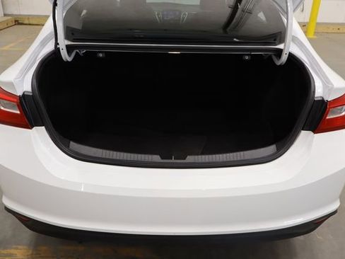 Used 2023 Chevrolet Malibu LT FWD image 11