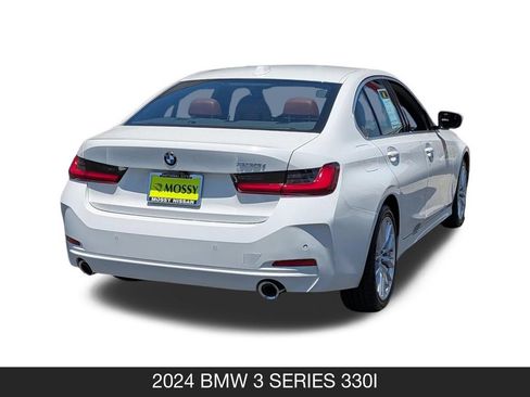 Used 2024 BMW 330i Sedan w/ Convenience Package RWD image 8
