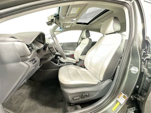 Used 2022 Hyundai Ioniq Limited image 4