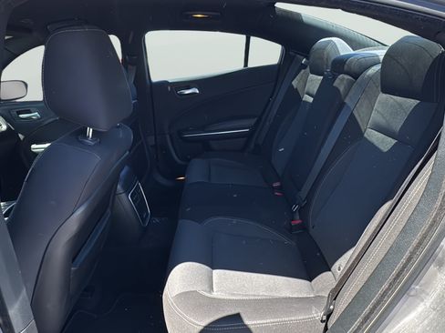 Used 2018 Dodge Charger SXT RWD image 33