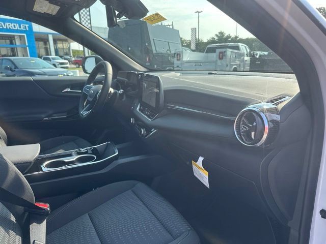 New 2027 Chevrolet Equinox LT w/ Safety and Technology Package FWD image 33