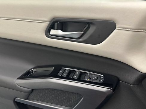 New 2026 Nissan Pathfinder SL w/ SL Premium Package AWD/4WD image 18