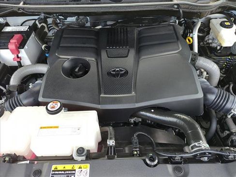 Used 2024 Toyota Tundra SR5 w/ SR5 Convenience Package AWD/4WD image 22