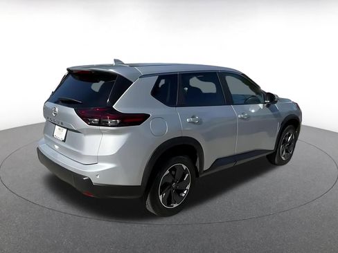 Used 2025 Nissan Rogue SV image 14