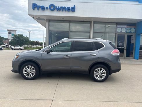 Used 2016 Nissan Rogue SV w/ SV Moonroof Package AWD/4WD image 8