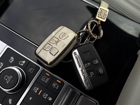 Used 2016 Land Rover Range Rover HSE image 28