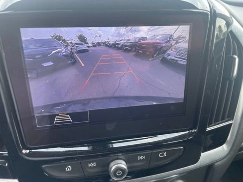 Used 2020 Chevrolet Traverse LT FWD image 12