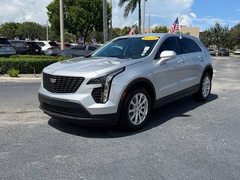 Used 2021 Cadillac XT4 Luxury FWD image 3