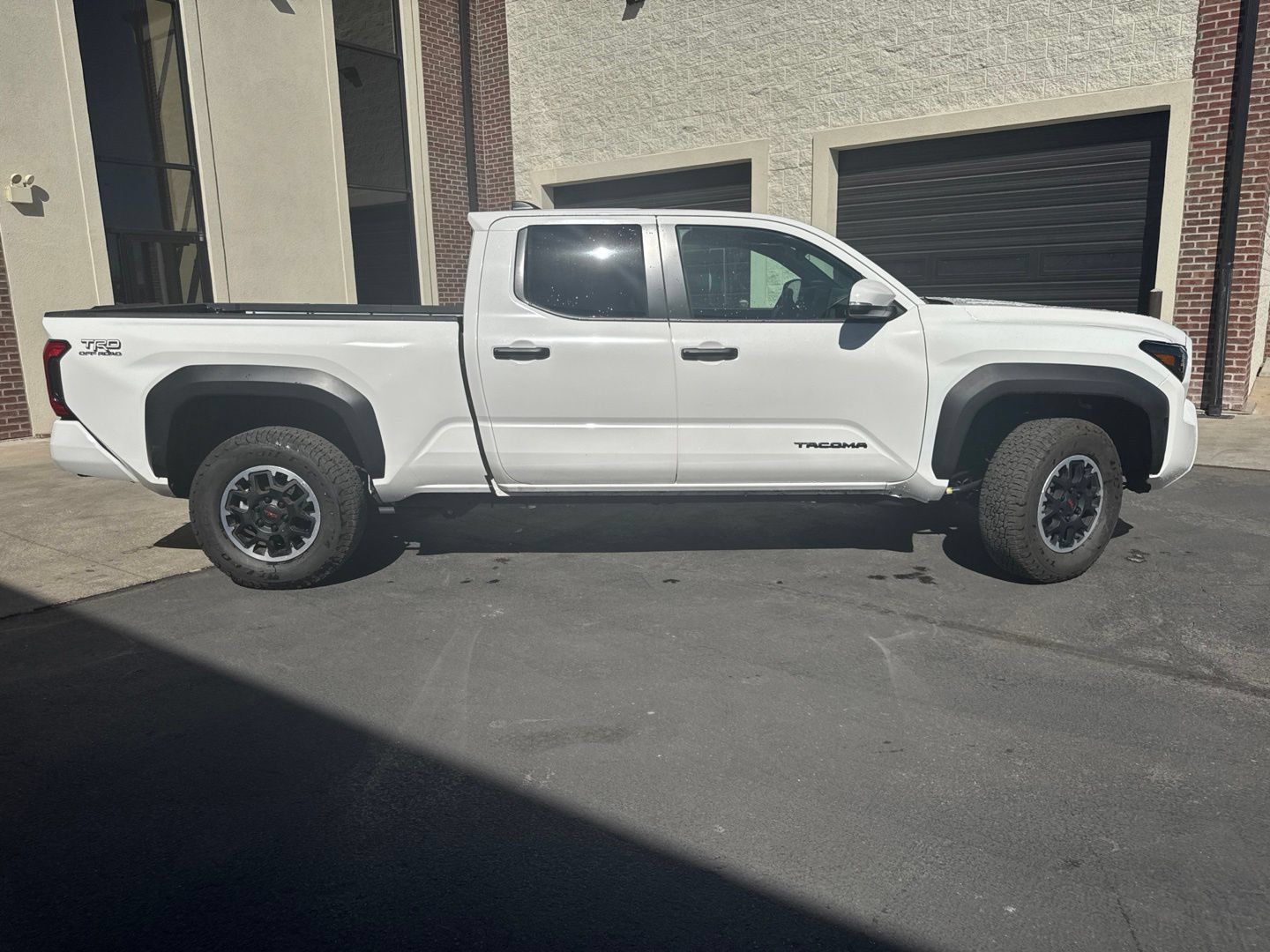 Used 2025 Toyota Tacoma TRD Off-Road w/ TRD Off Road Upgrade Package AWD/4WD image 9