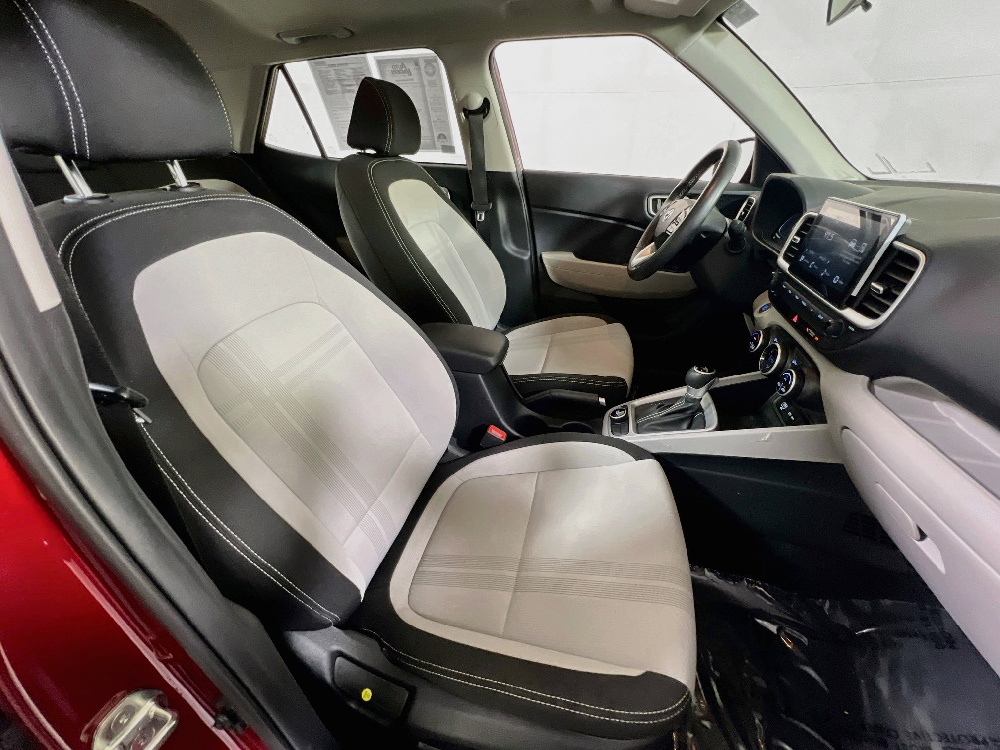 Used 2024 Hyundai Venue SEL FWD image 26