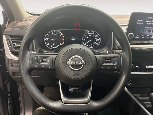 Used 2023 Nissan Rogue SV image 14