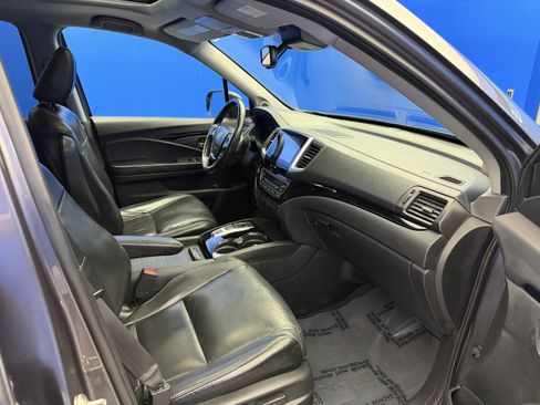Used 2016 Honda Pilot Touring image 25