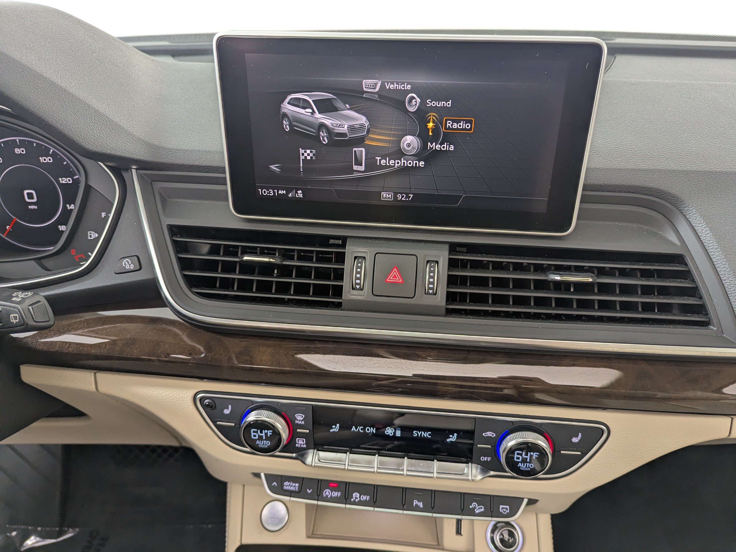 Used 2019 Audi Q5 2.0T Premium Plus w/ Premium Plus Package AWD/4WD image 16