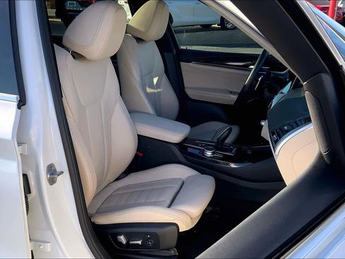 Used 2021 BMW X3 xDrive30i w/ Premium Package image 9