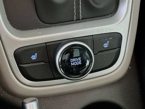 Certified 2026 Hyundai Venue SEL FWD image 24