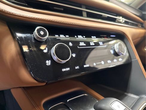 Used 2025 INFINITI QX60 Sensory w/ Vision Package AWD/4WD image 12